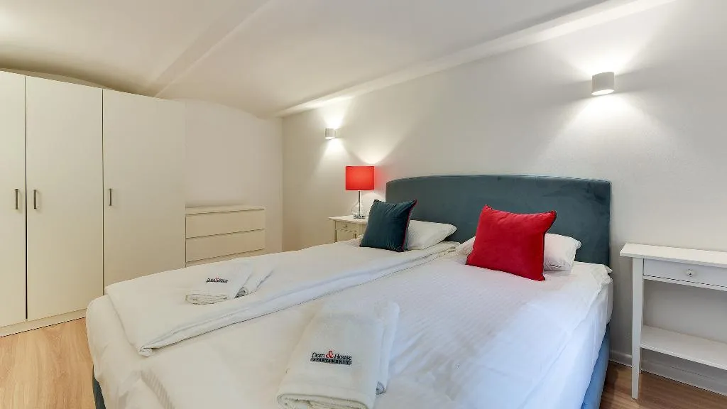 APARTMENT CAPACITY 7 TWO BEDROOMS Room, Dom & House - Apartments Quattro Premium, Gdansk