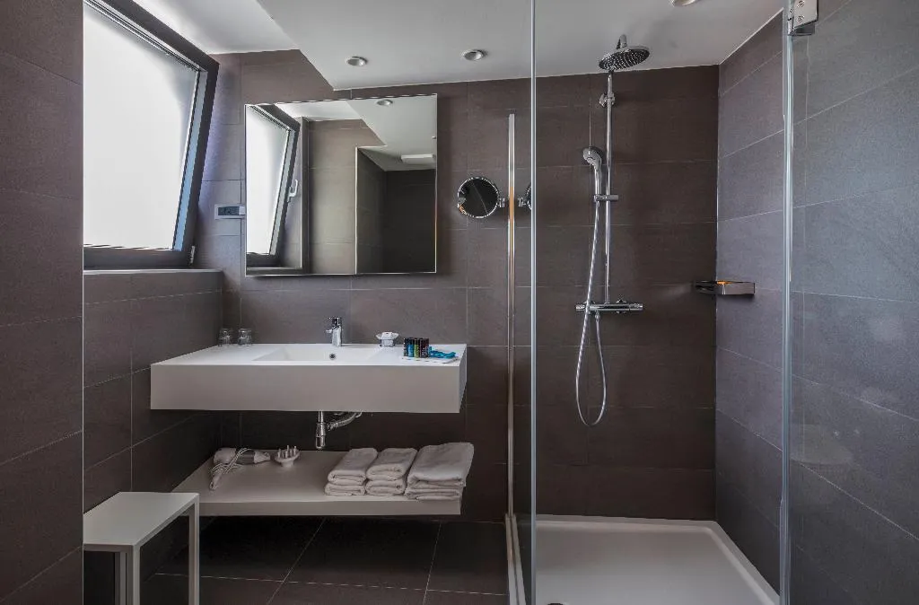 JUNIOR SUITE WITH BALCONY Room, Bluesun hotel Berulia, Split