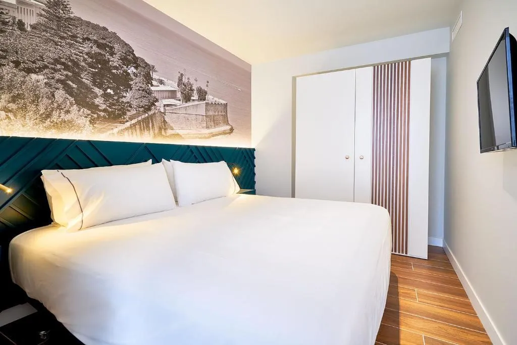 SUITE CAPACITY 5 TWO BEDROOMS Room, Tandem Torres De Cádiz Suites, Costa De La Luz