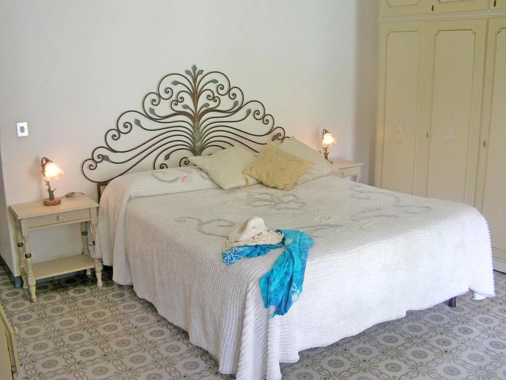 DOUBLE PARTIAL SEA VIEW Room, Pensione Casa Guadagno, Naples