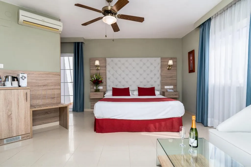 Double or Twin SUPERIOR Room, Los Arcos, Costa Del Sol