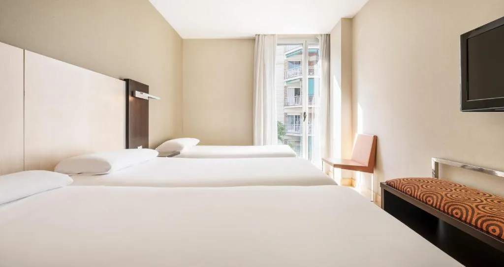 DOUBLE STANDARD Room, Ilunion Auditori, Barcelona