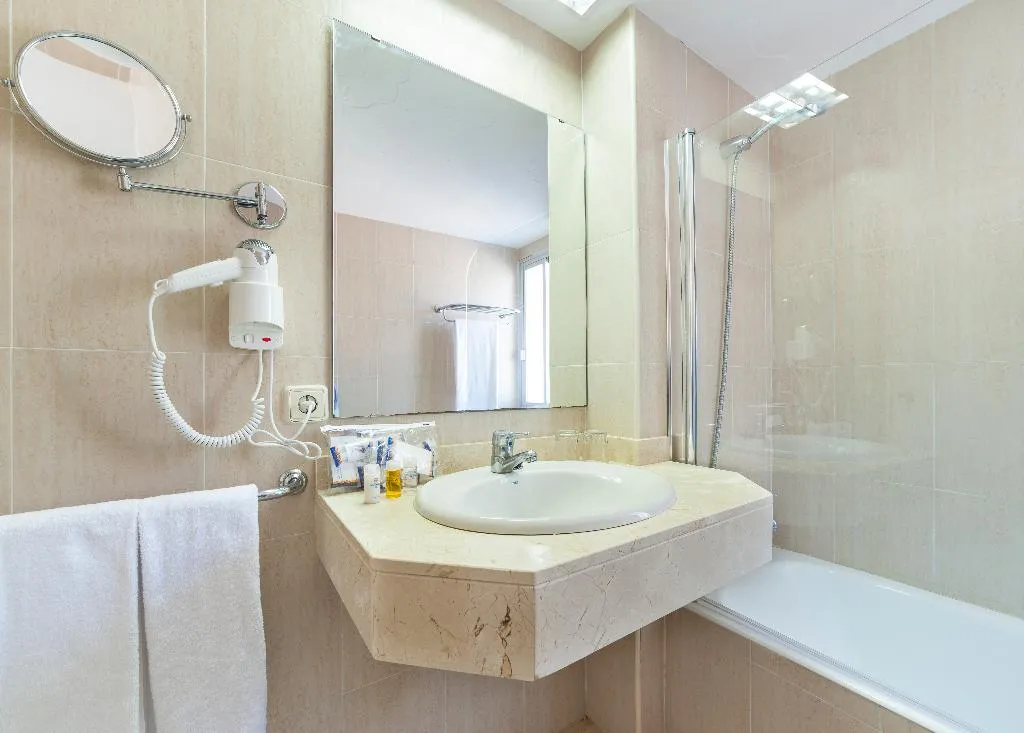 Room, Globales Simar, Majorca