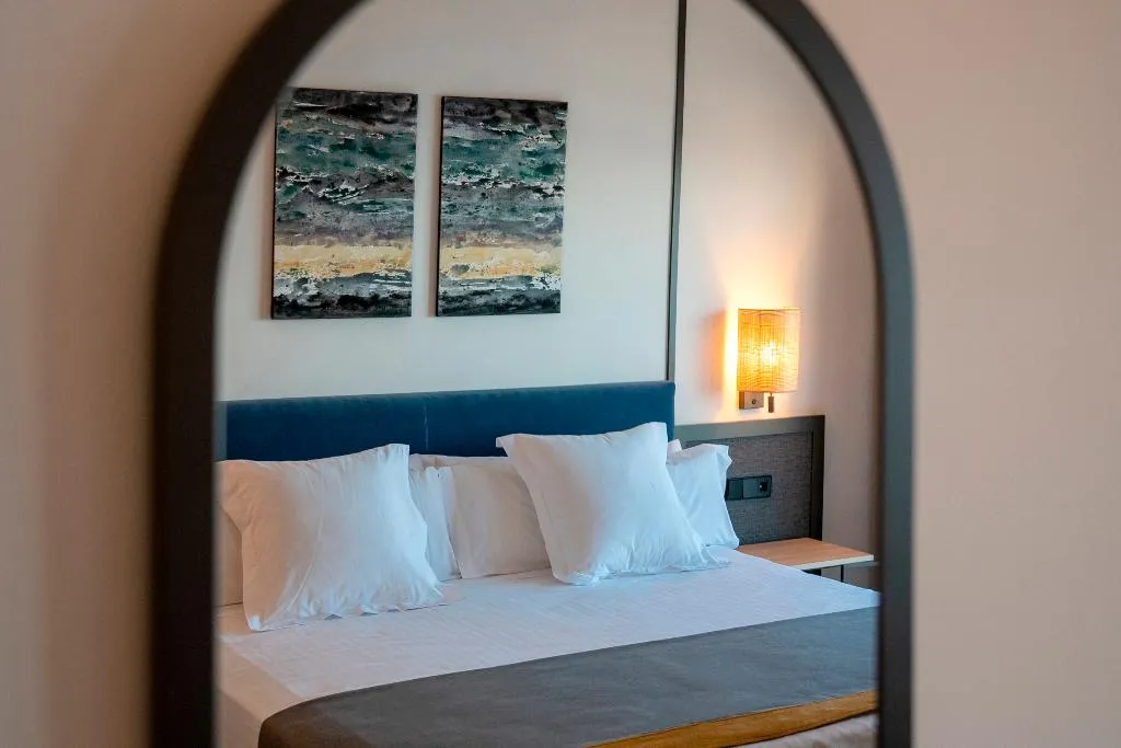 DOUBLE DELUXE SEA VIEW Room, URH Sitges Playa, Costa Brava