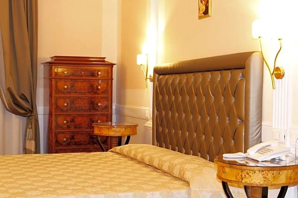 DOUBLE STANDARD Room, Boutique Hotel Trevi, Rome