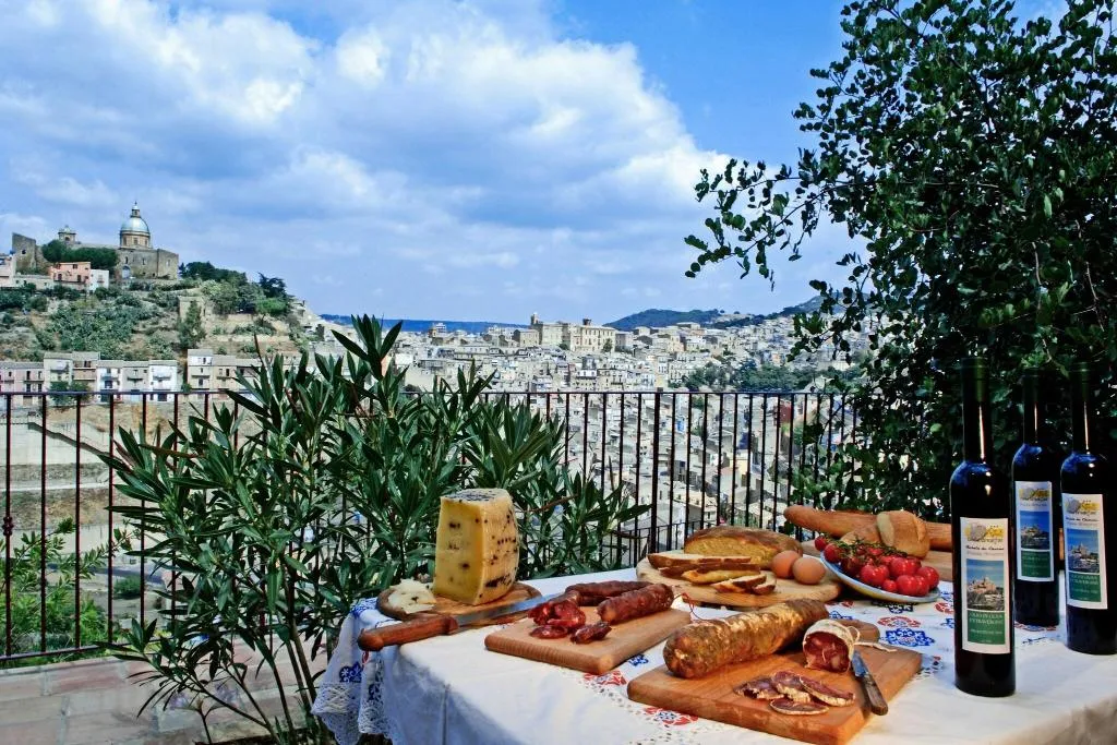 Terrace, La Casa sulla Collina d'Oro, Palermo