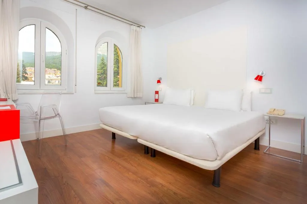 Room, Dorma Victoria Palace, Madrid
