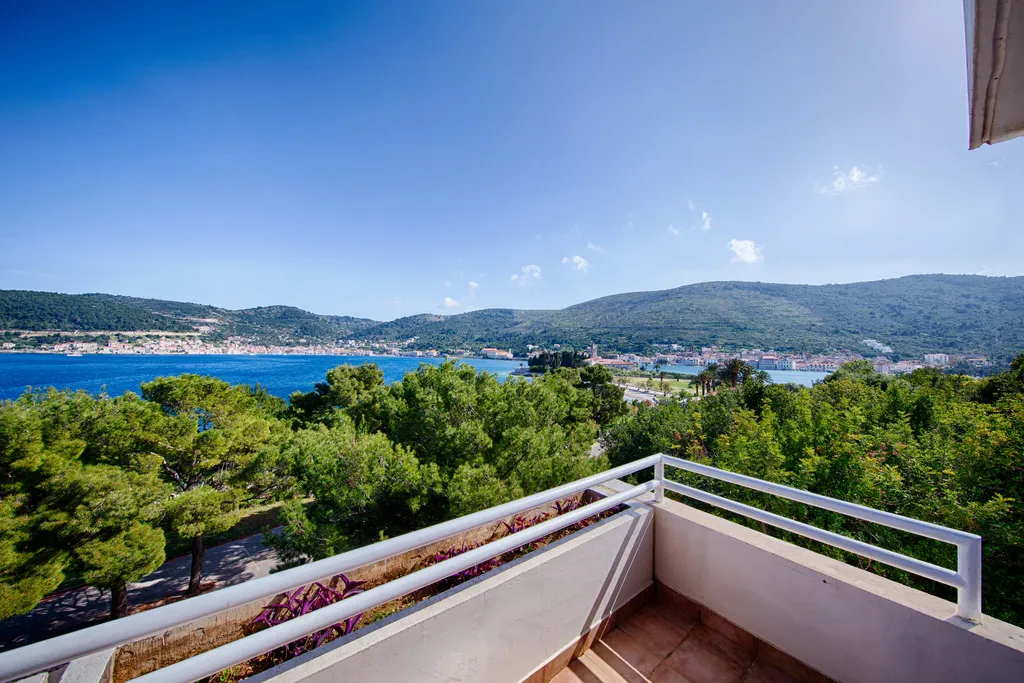 General view, Issa, Split