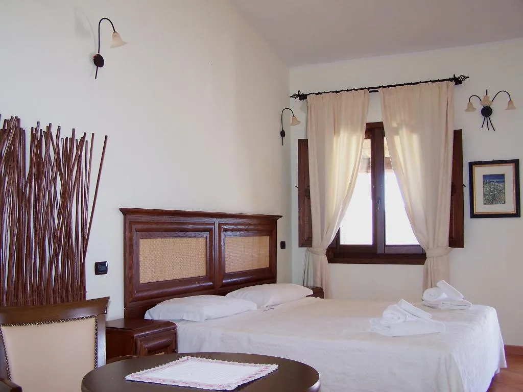 DOUBLE SINGLE USE STANDARD Room, Funtana Abbas, Olbia