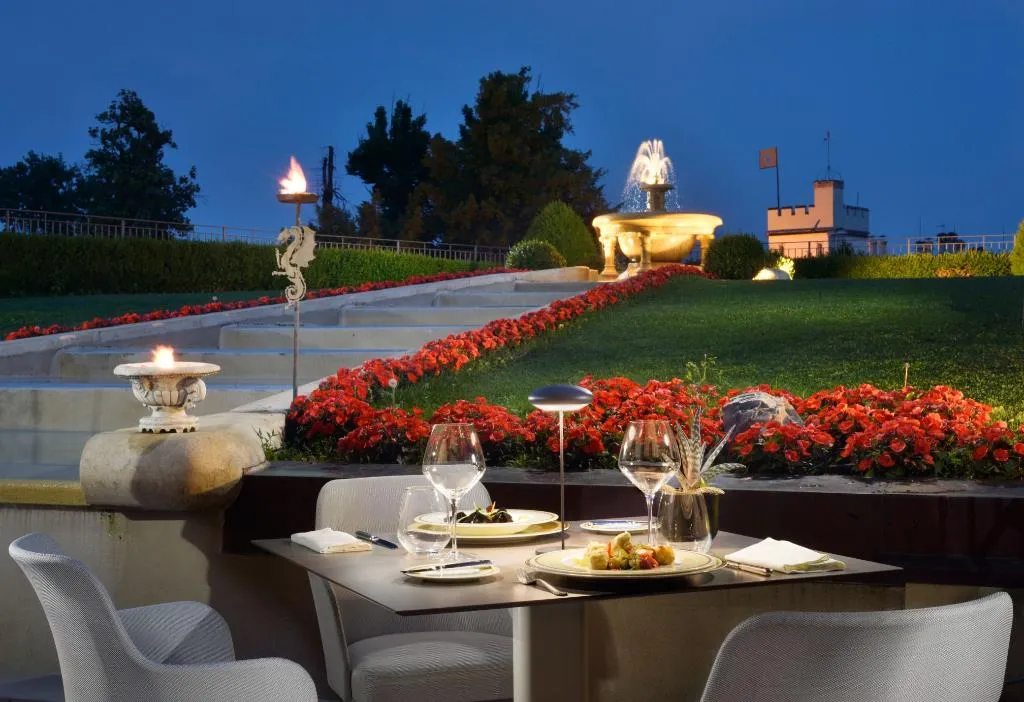 Restaurant, Castello Dal Pozzo, Milan