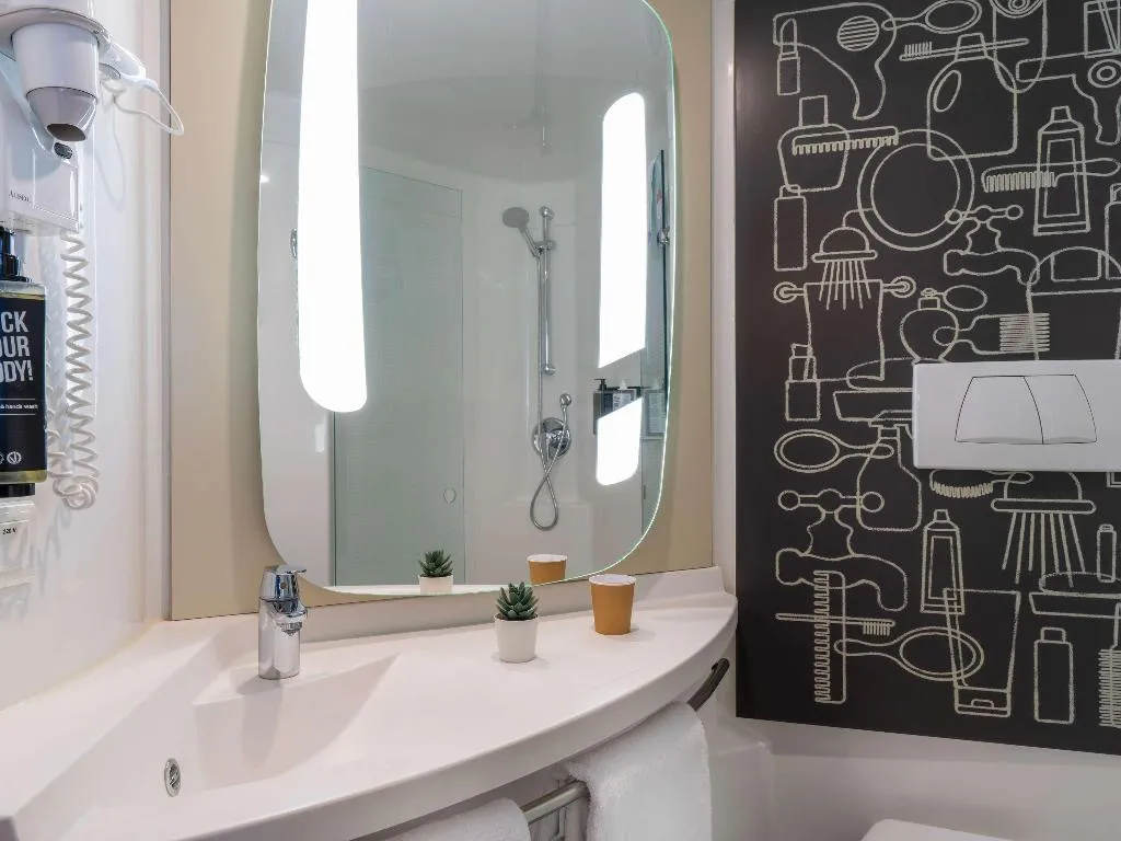 DOUBLE STANDARD Room, ibis Barcelona Meridiana, Barcelona