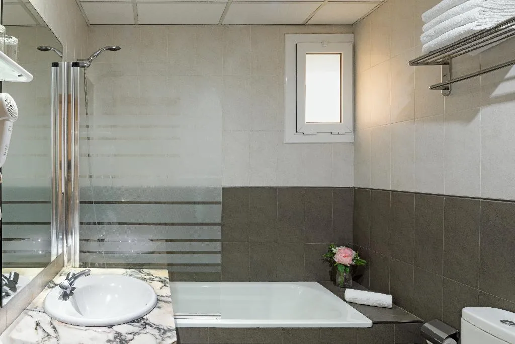 TRIPLE STANDARD Room, Catalunya, Barcelona