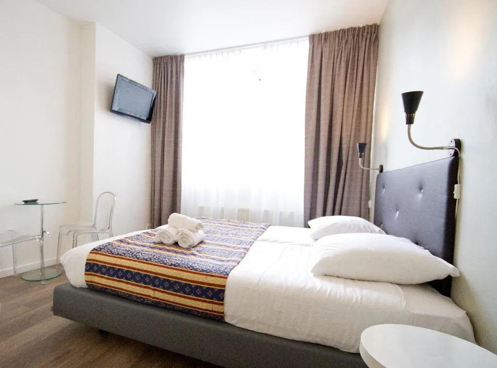 Double or Twin STANDARD Room, Acostar Hotel, Amsterdam
