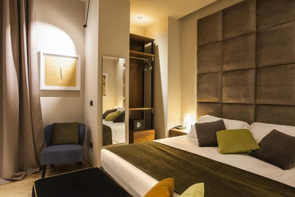 FAMILY ROOM CAPACITY 4 Room, Triviho, Rome