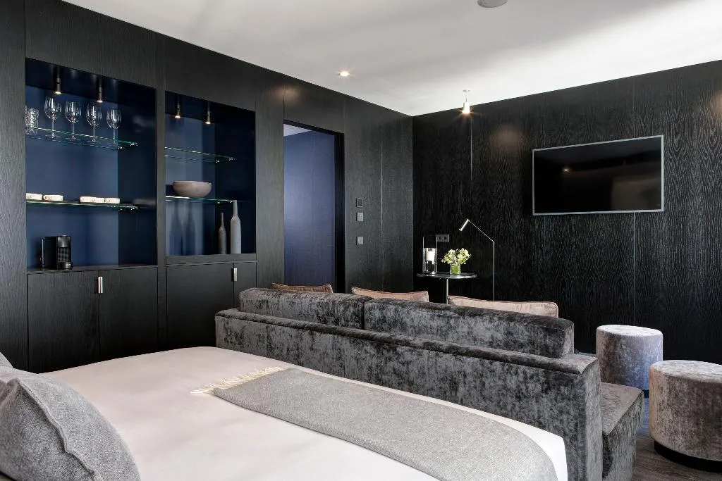 DOUBLE DELUXE Room, The Pavilions Madrid, Madrid