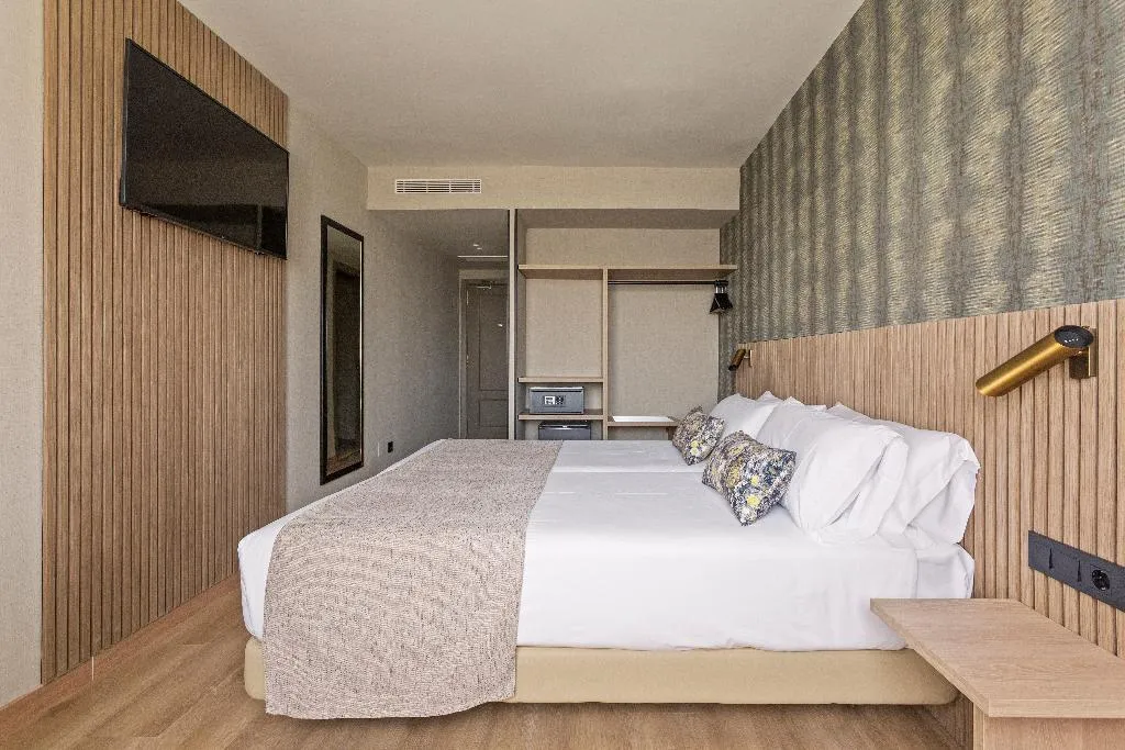 Double or Twin STANDARD Room, Acta Piramides, Madrid