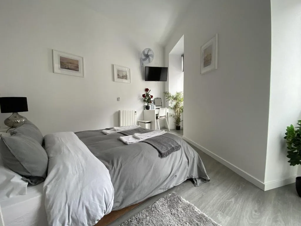 Room, Residencial Triunfo, Porto