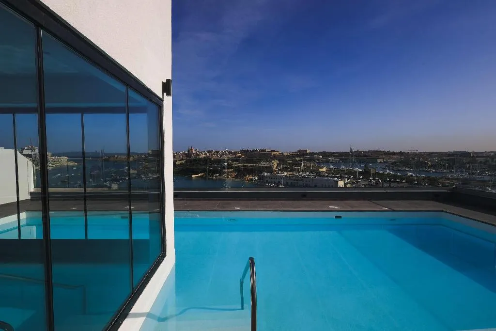 Pool, Verdi Gzira Promenade, Malta