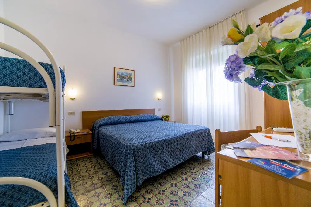 QUADRUPLE STANDARD Room, Hotel Angelina, Naples