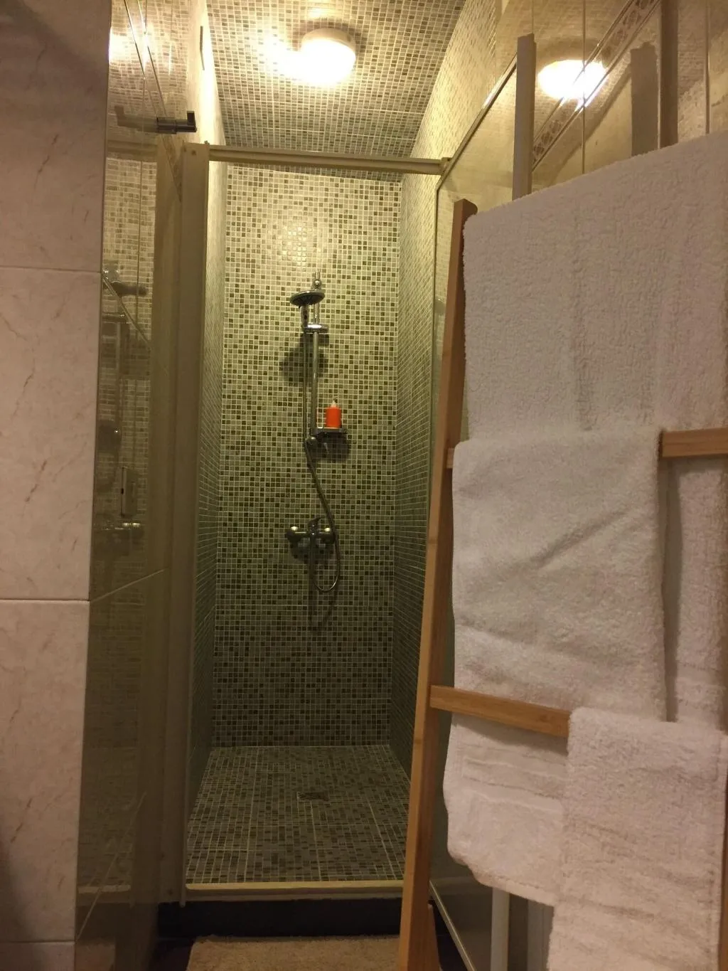 Room, Four Rooms, Catania