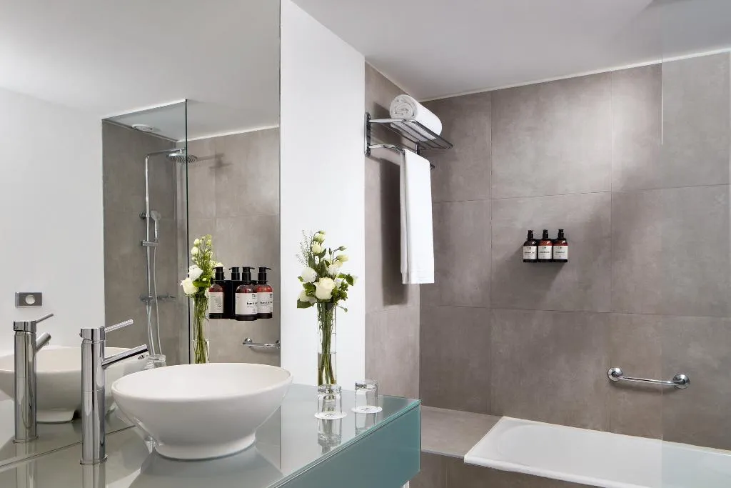 FAMILY ROOM CAPACITY 2 Room, NH Sintra Centro, Lisbon