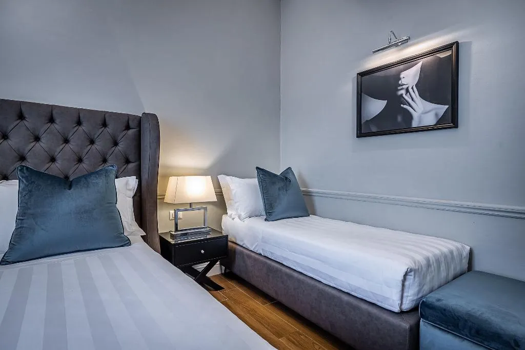 TRIPLE SUPERIOR Room, Hotel Ungherese Small Luxury Hotel, Florence