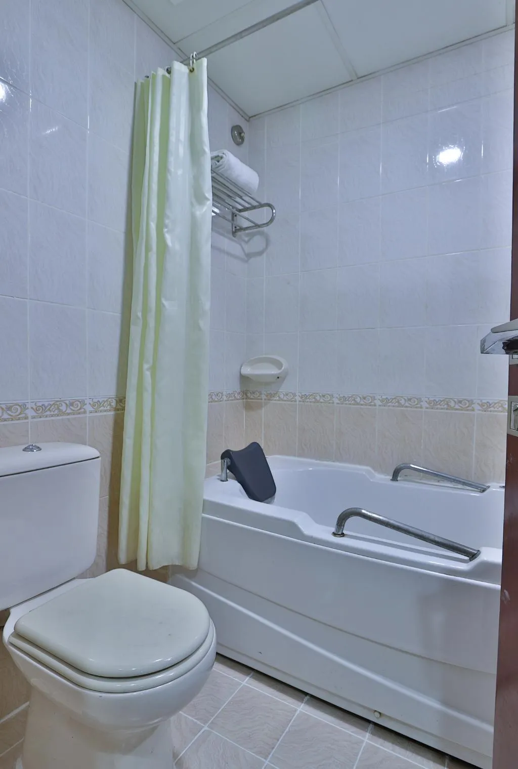 TRIPLE STANDARD Room, Phoenix Hotel, Dubai