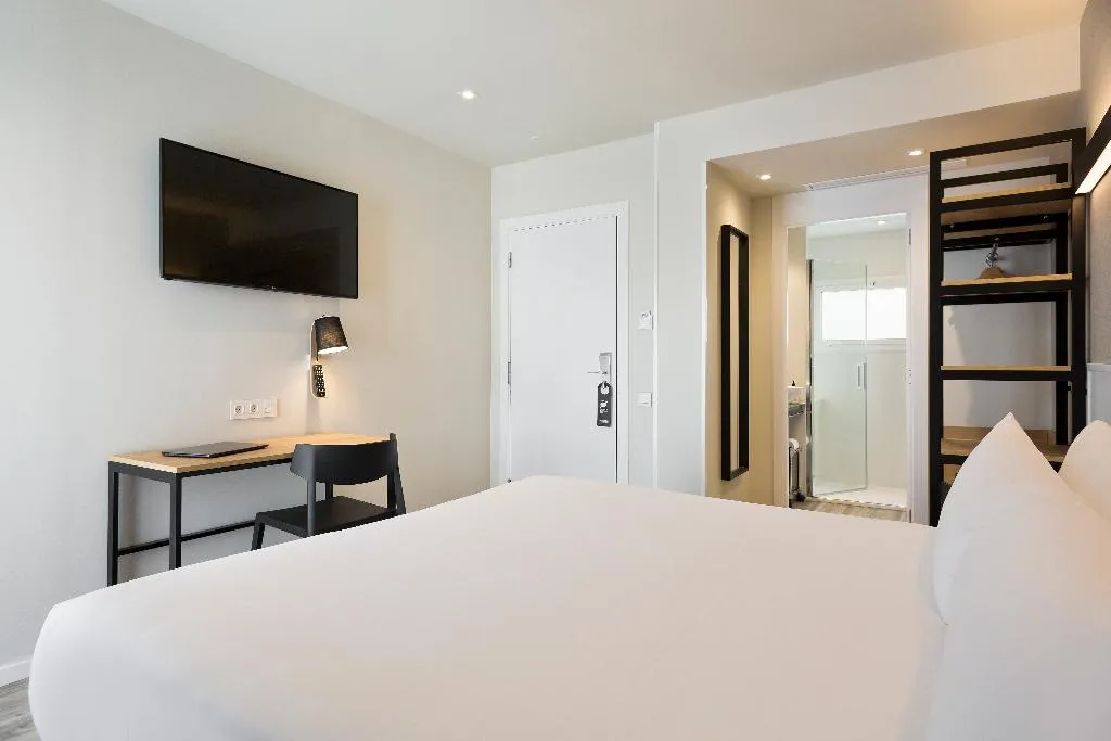 DOUBLE SUPERIOR Room, Acta bcn 40, Barcelona