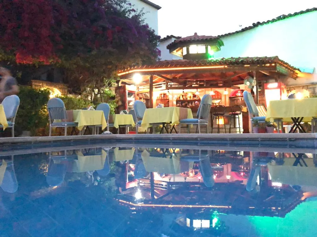 Bar, Karyatit hotel Kaleici, Antalya