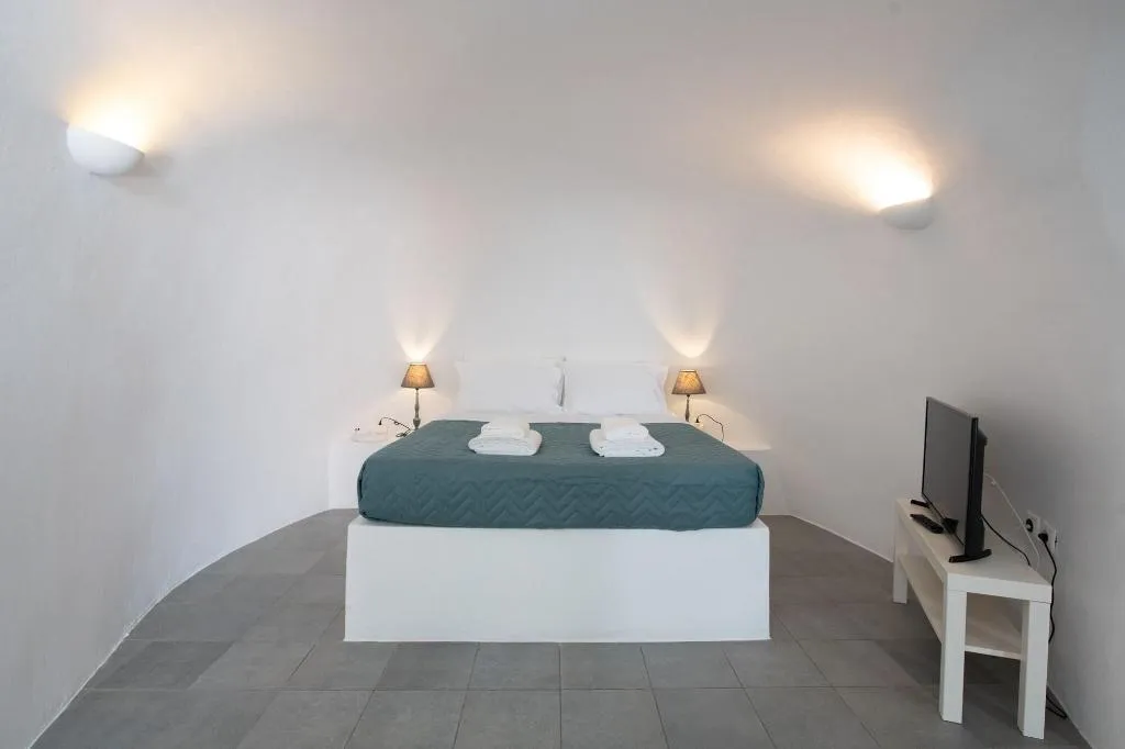 Room, Horizon Aeifos Suites, Santorini