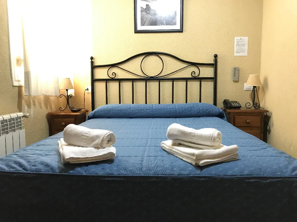 DOUBLE STANDARD Room, El Pilar, Madrid