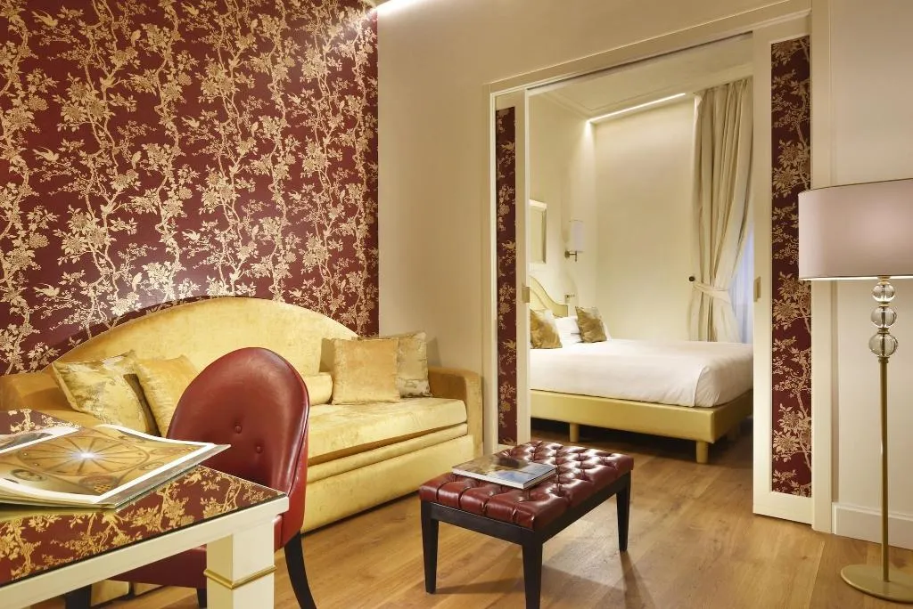 JUNIOR SUITE WITH VIEWS Room, San Firenze Suites And Spa, Florence