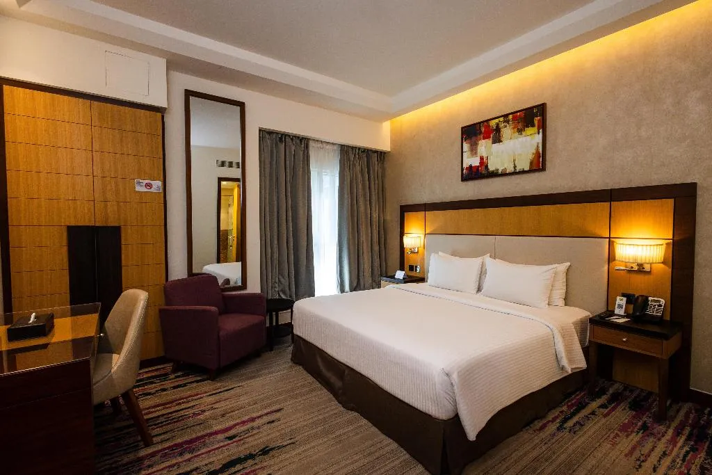 Room, Golden Tulip Media Hotel, Dubai
