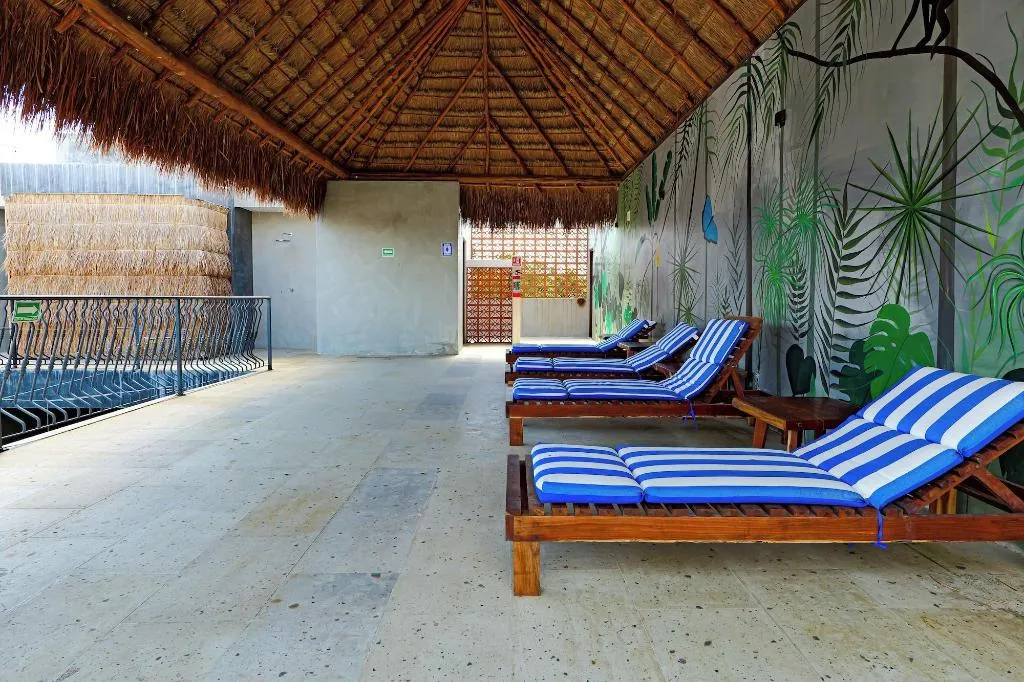General view, Calea Tulum, Cancun Area