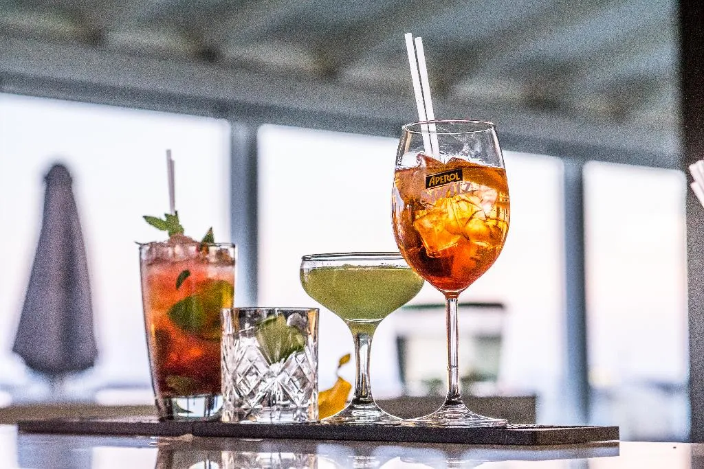 Bar, Emmantina, Athens