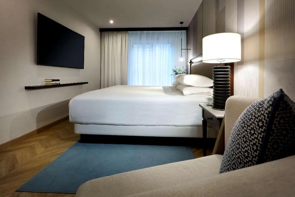 Room, Hyatt Regency Hesperia Madrid, Madrid