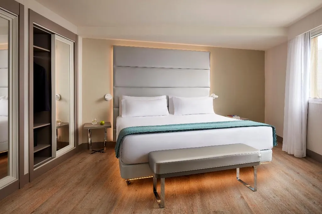 FAMILY ROOM WITH BALCONY Room, NH Madrid Zurbano, Madrid