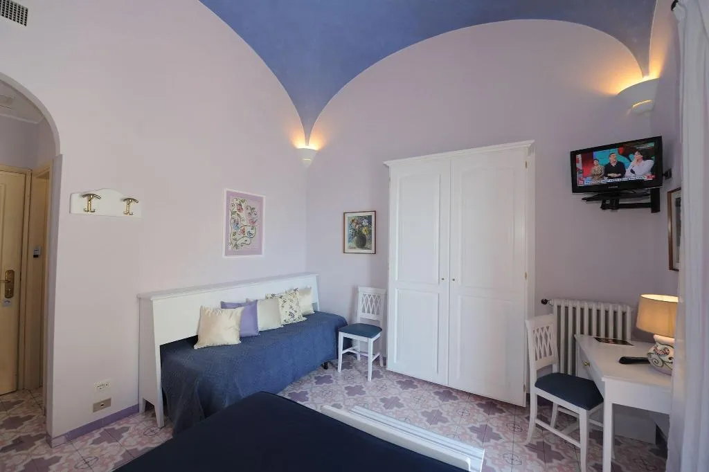 Double or Twin PARTIAL OCEAN VIEW Room, La Bussola, Naples