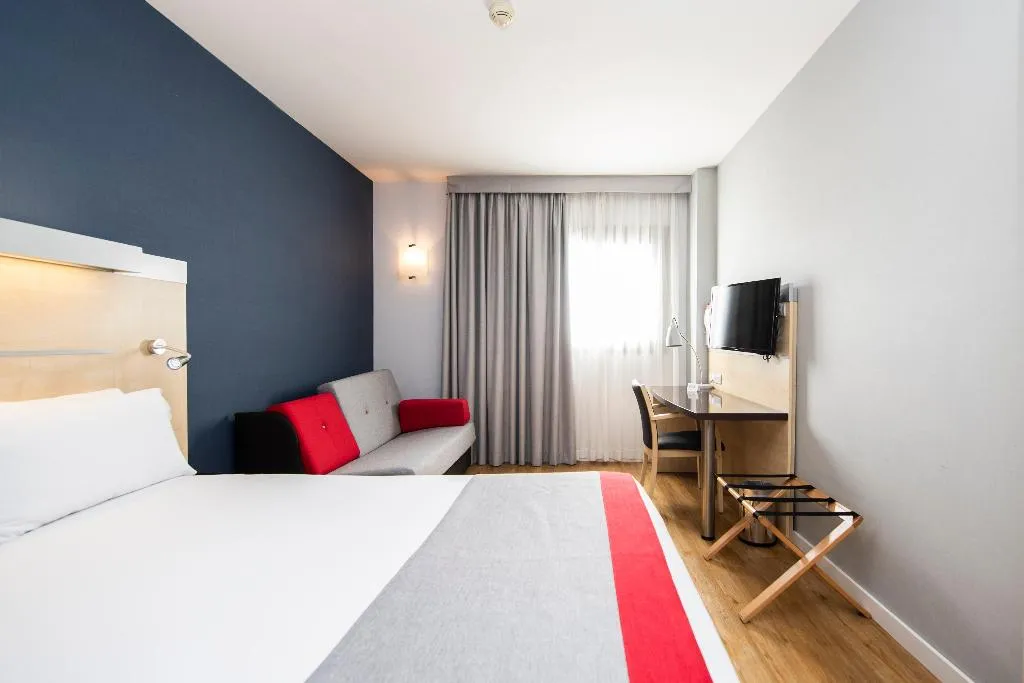 DOUBLE QUEEN BED NON SMOKING Room, Holiday Inn Express Barcelona - Sant Cugat, Barcelona