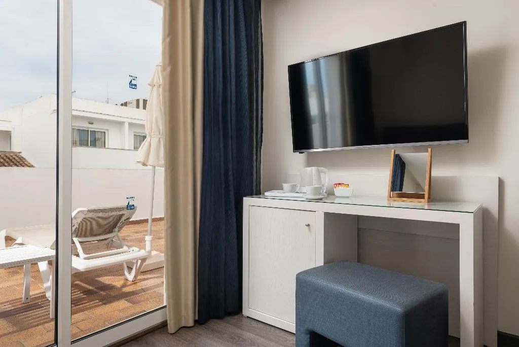 SUITE SUPERIOR CAPACITY 4 Room, Hotel Calabona, Majorca