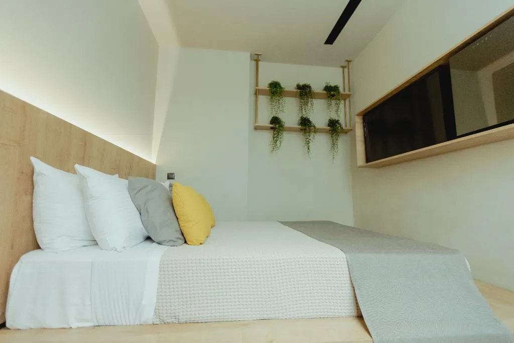 DOUBLE STANDARD Room, Metis Uls, Athens