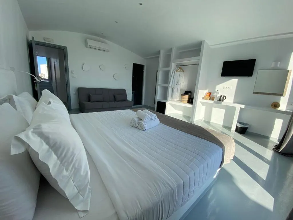 SUITE SEA VIEW Room, Serenita Luxury Suites, Santorini