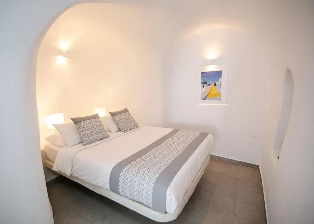 Room, Vogue Suites, Santorini