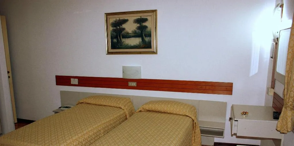 Room, Piccolo Hotel, Milan