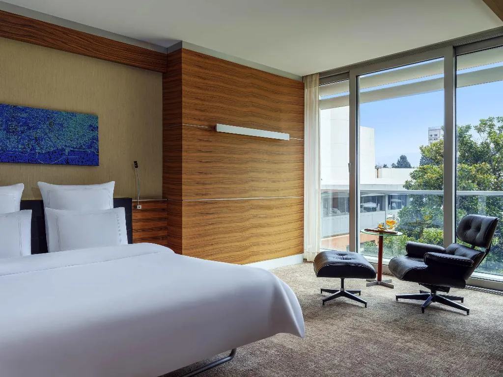 SUITE BUSINESS Room, Swissotel Buyuk Efes Izmir, Izmir