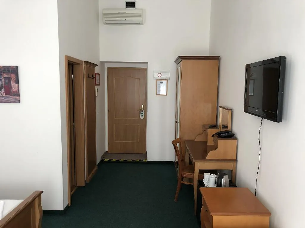 Double or Twin STANDARD Room, Brezina, Prague