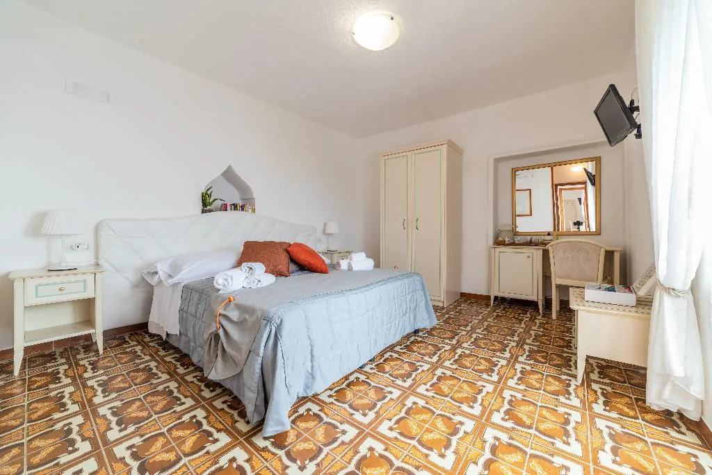 DOUBLE GARDEN VIEW Room, Albergo Diffuso Bacco Furore, Naples