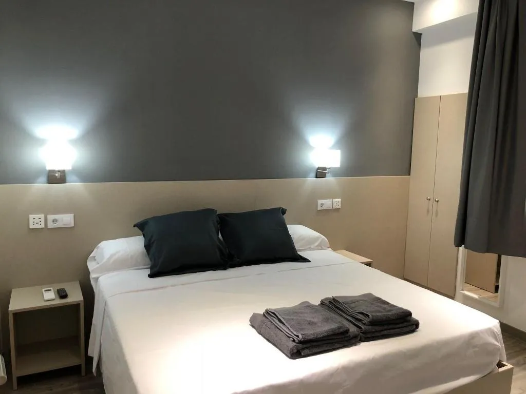 Room, Hostalin Madrid Atocha, Madrid