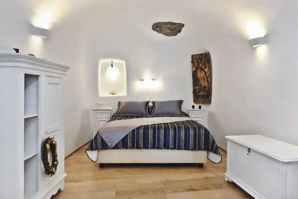 Room, Anemomilos, Santorini