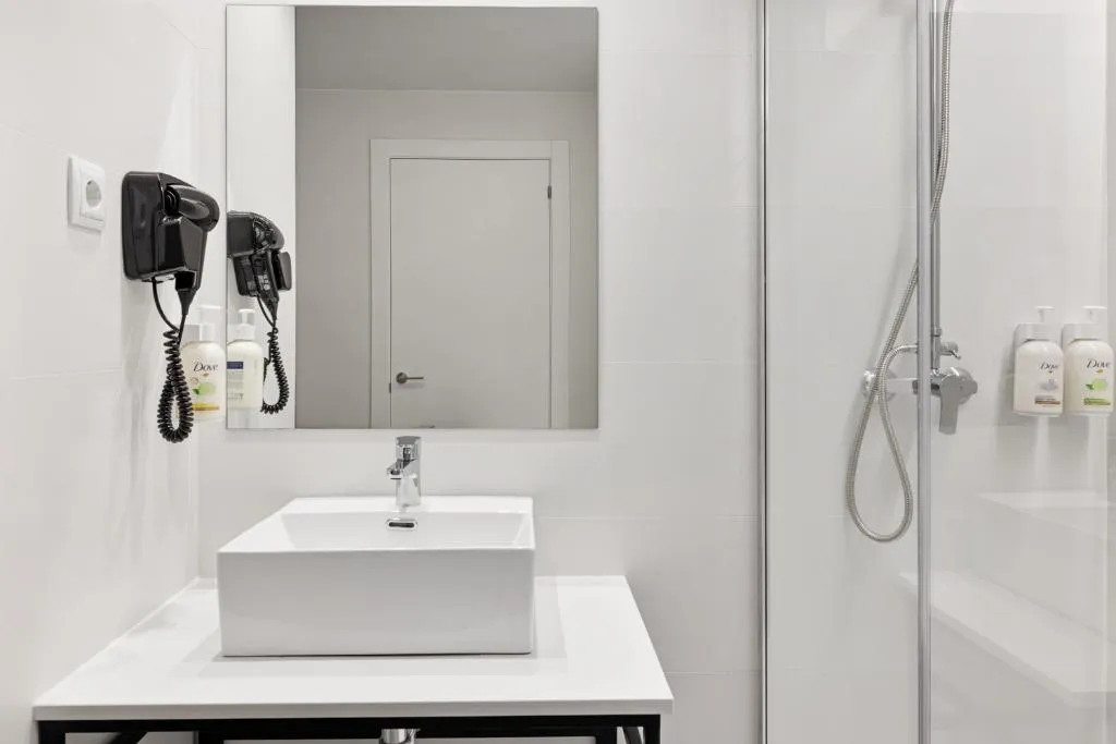 DOUBLE STANDARD Room, B&B Hotel Barcelona Sant Cugat, Barcelona